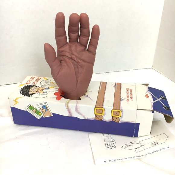 Realistic Hand Spare Parts Prop Russ Berrie Vintage 80’s - Picture 7 of 12